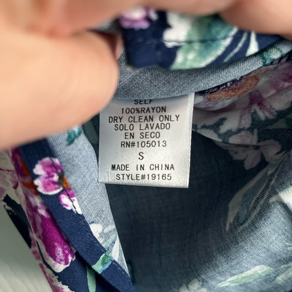 Andree By Unit Ruffled Sleeve Floral Blouse - Picture 5 of 5